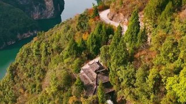 白龙湖中的“小三峡”