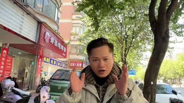 东环路小学对面新开张肖黄米粉，这汤粉真的绝了！ 4.8元居然可以吃到炭火吊烧卤味汤粉，而且老板给肉的