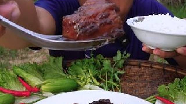 香米饭泰式大块红烧肉