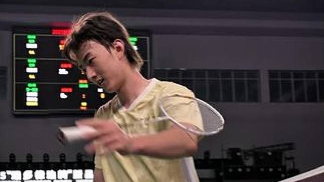 冠军对冠军 顾俊峰遗憾落败止步八强