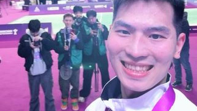 20万的笑容果然灿烂