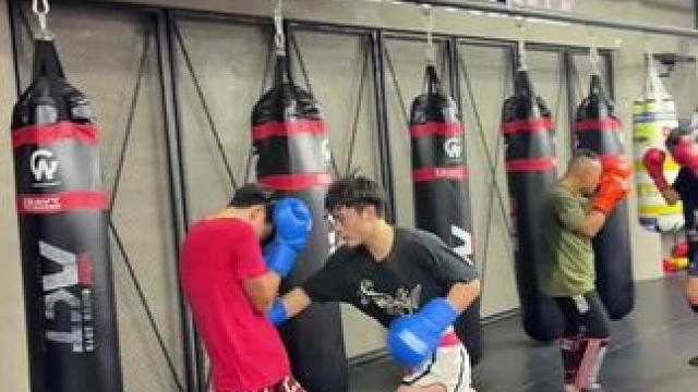 职业队训练日常，每月1-2场比赛 想出成绩想比赛想赚钱的看过来！比赛多多，挂学籍，毕业安排工作！