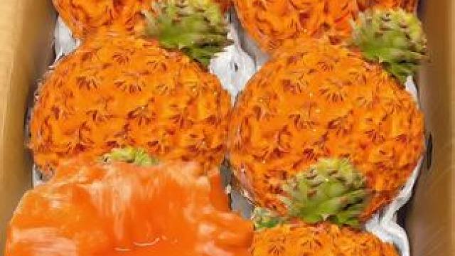 这个芒果凤梨真的太太太好吃了！只要它不停产，我能一直吃！收到后开箱就能闻到浓郁的芒果和凤梨的混合果香