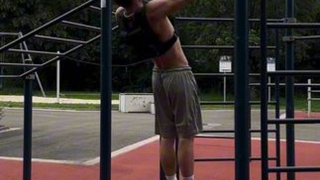 调节到60kg 每天左右手各做400下