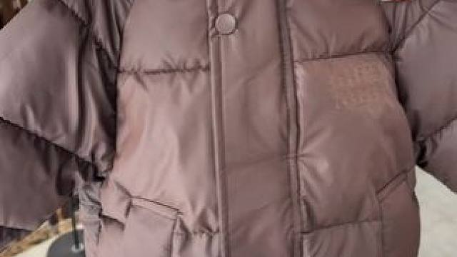 这个咖啡色的外套洋气百搭又显白！关键还特别耐脏保暖！