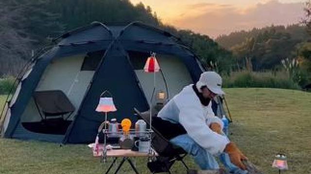 晒太阳做无用事