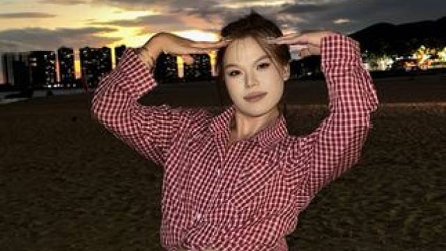 我还是老样子 你呢 最近还好吗 还出轨吗 还撒谎吗 还撩骚吗 还装单身吗 出轨被发现还死不承认吗 还