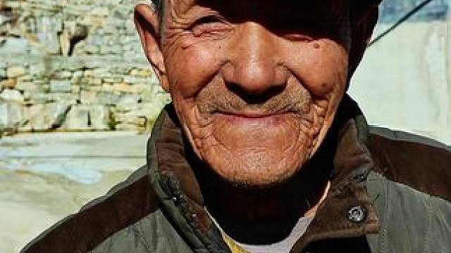 #农村生活 #一代人的回忆 #走进彩石街道，韩家峪村，听李大叔讲述他年青时的故事。