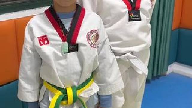 小男生表演连续侧手翻 #上热搜 #抖音推广 #跆拳道 #抖音记录成长