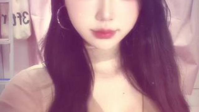 不知为何～
#手势舞 #如果呢dj #浅跳一下 #卡点舞  #一学就会系列