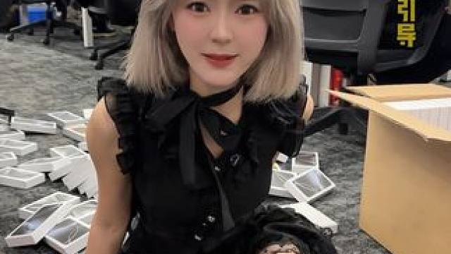 #数码科技 小梦为了卖台二手机 已经疯了#内容过于真实 #戏精上线 #苹果手机