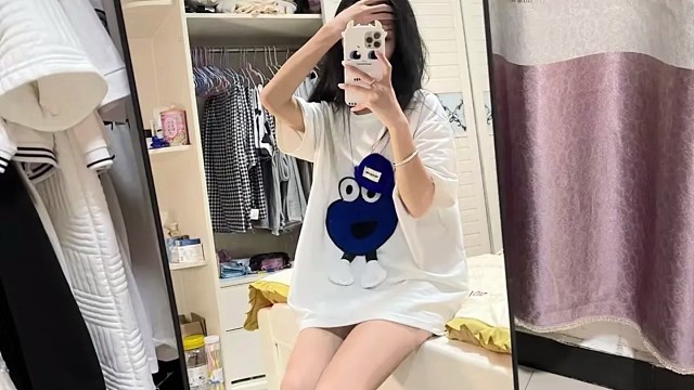 她是一个不会轻易被打动的女孩