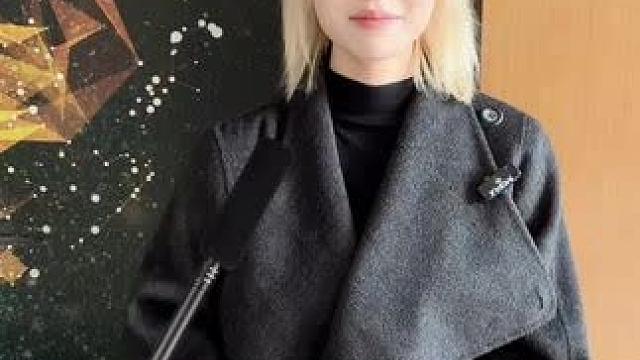 赚这么多有的时候真的不知道怎么花（扶额苦笑）#搞笑视频 #主播的苦恼 #钱来钱来