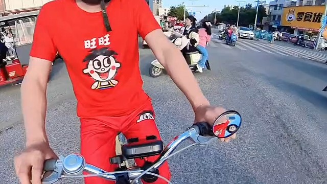 漂亮的妹子笑起来真好看