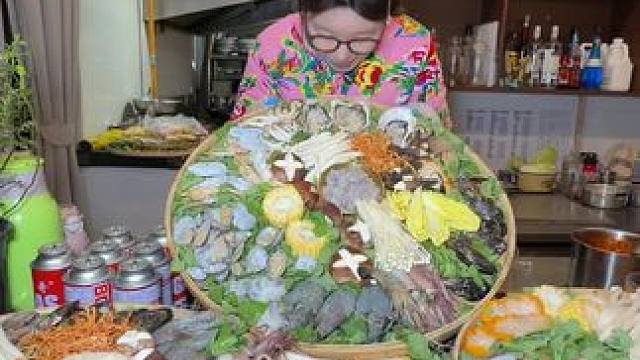 68块钱3个人吃一顿平价小海鲜 左下角先囤！不用也可以退#老街烧烤小酒馆 #烧烤 #小海鲜