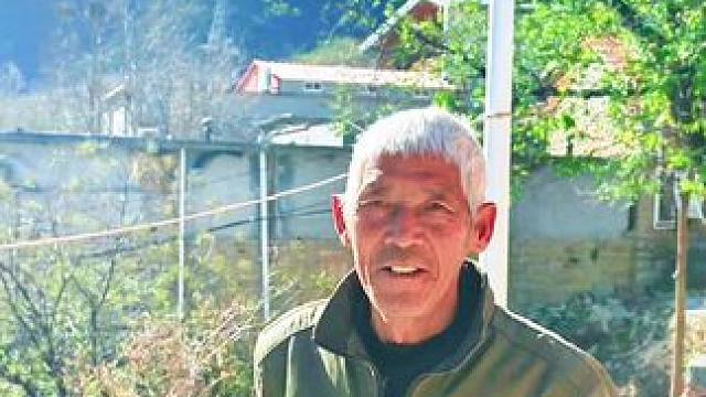 #农村生活 #关爱老人 #走进彩石街道，韩家峪村。在村里机缘巧合的遇到了大叔和大娘，原来他们还是一家