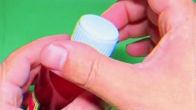 废弃药瓶盖子变废为宝