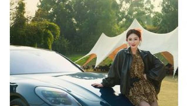 2人2狗！自驾去没有天花板的地方放空！ 有些快乐真的很简单：闺蜜、狗狗还有能让我说走就走的Panam