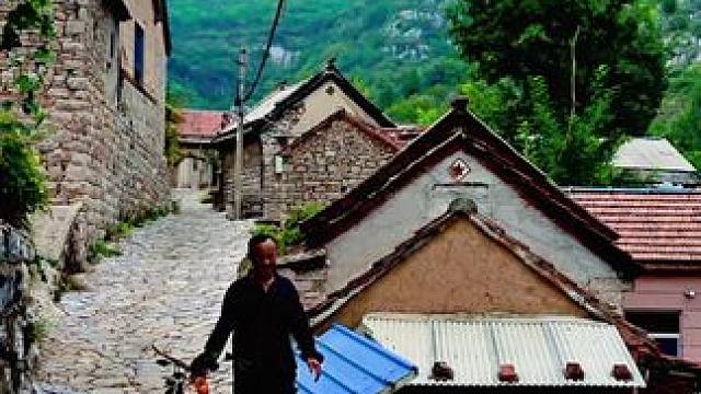 #我的乡村生活 #山村行#莱芜篇，马杓湾村。朋友们早上好，周末愉快你们。