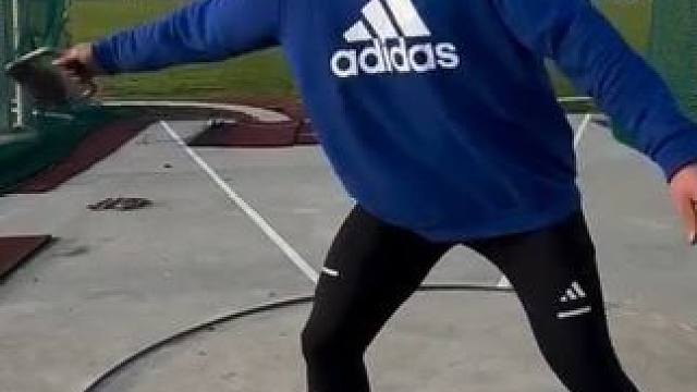 斯洛文尼亚铁饼运动员克里斯蒂安·切赫 - 投掷超重器械训练 (PB 72.36米，出生于1999年2