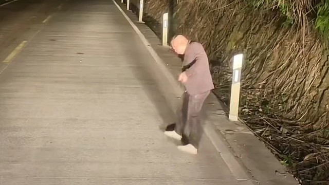 有灯都走不明白 [捂脸]