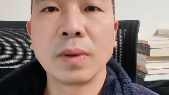 回归打扑克牌可以减少玩手机，增加童年的美好回忆。