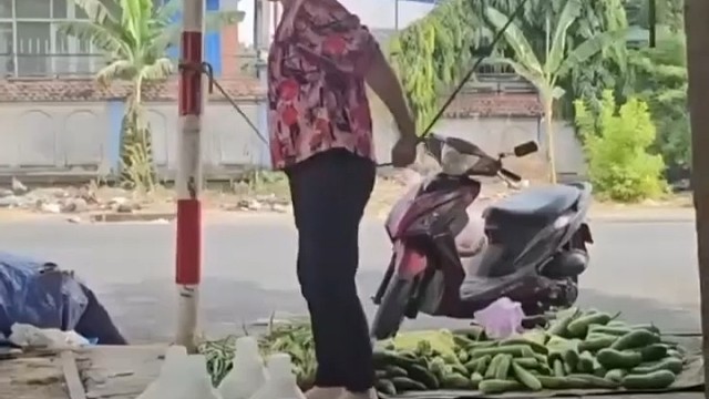 下一秒好像掉下来了[捂脸]