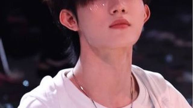 离开前环顾四周接收大家的爱的信号 #苏新皓 #尖叫之夜主打熟人局