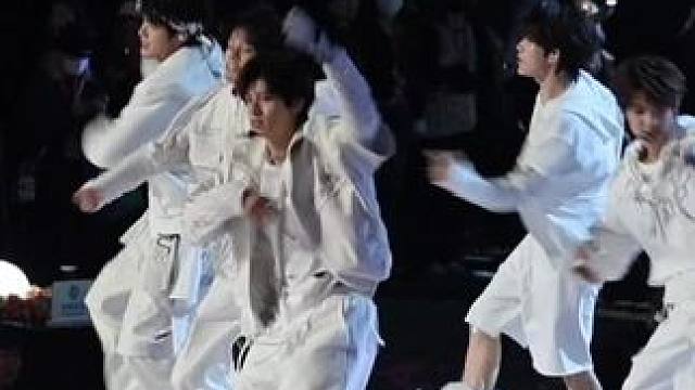 是超有活力的弟弟们！！！#TOP登陆少年 #2025爱奇艺尖叫之夜