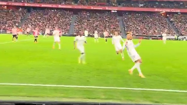 毕尔巴鄂球迷狂喊：姆巴佩0欧冠，也太精彩了
#足球