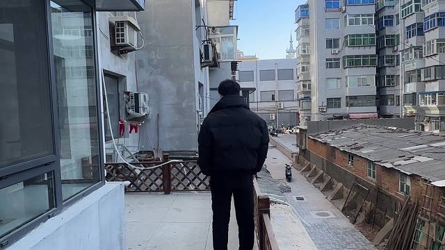 这房子二楼带院