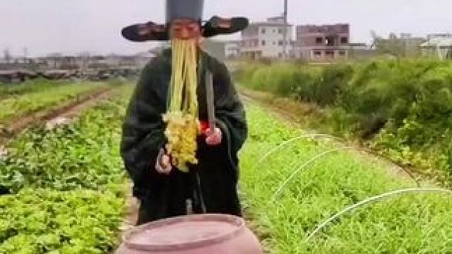 山卡卡里的农村大姐一部手机直播30天变现2000+新人首播一个小工具直接拿去用轻松开播#宝妈创业#新