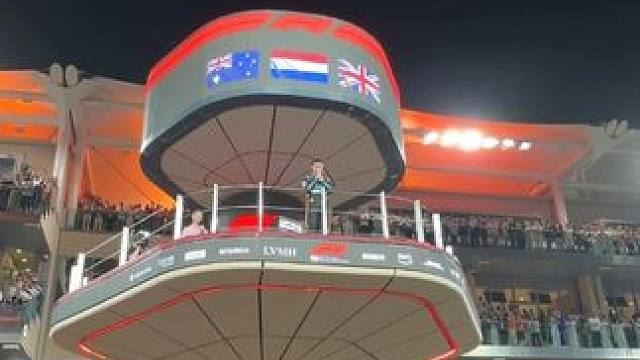 挥拳庆祝✊诺里斯与台下共庆加冕#F1 #诺里斯