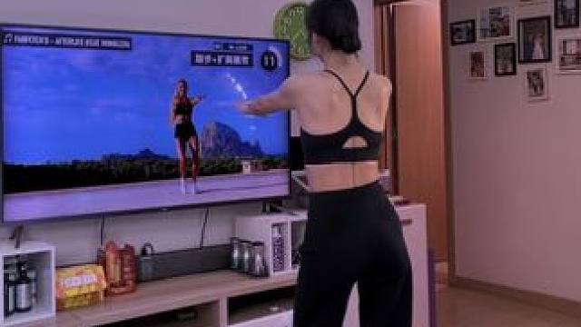 不是机械打卡，而是对身材的重塑，那些看似平淡的重复里，藏着通往巅峰的阶梯 #我最喜欢的健身动作 #好