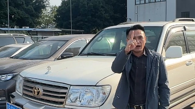 我是中国广州汽车批发商，我可以给你批发价，联系我#中国汽车#汽车批发#出口#丰田#陆巡
