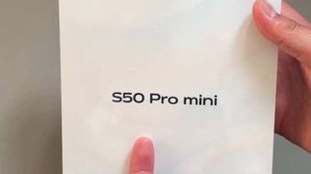 vivos50promini这横向镜头模组搭配紫色也太漂亮了 一点不挡手也太爽了 原来vivo也能做