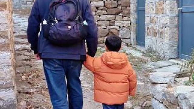 #农村生活 #山村行#淄博篇，下恶石坞村。该村现存户籍人口以蒋、高两姓为主体:蒋姓清乾隆年间由章丘迁