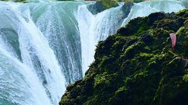 银链坠潭瀑布，一起来看看吧！