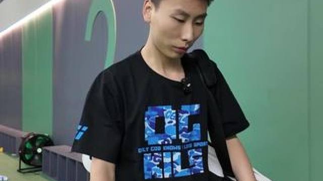 天赋的背后是无尽的努力 #羽毛球 #天赋 #欧击800LT #欧击羽毛球拍