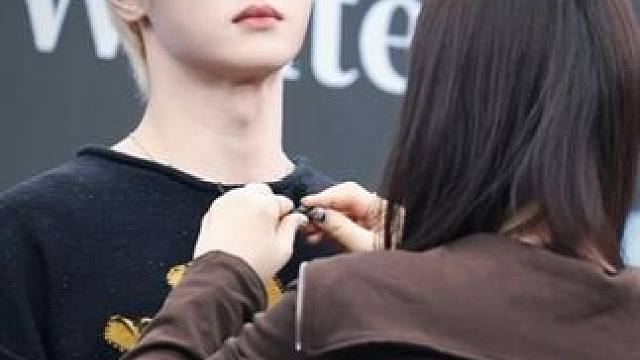 钱锟直播候场中 #钱锟 #wayv