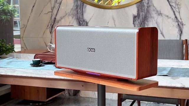 声音质感扎实得能触摸到颗粒感