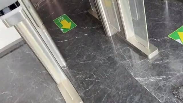 日常调戏一下女同事