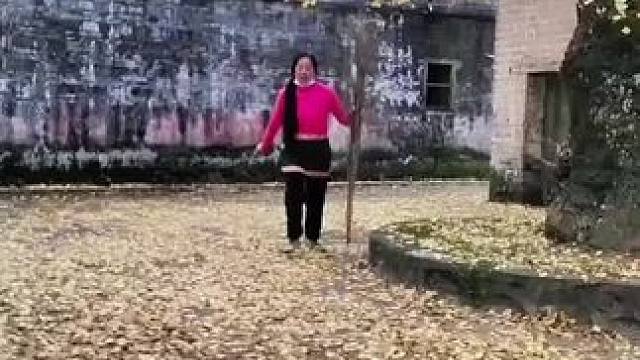 山卡卡里的农村大姐一部手机直播30天变现2000+新人首播一个小工具直接拿去用轻松开播#宝妈创业#新