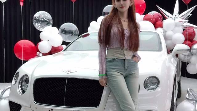 这种车玩个5、6年就该换劳斯莱斯、法拉利了，保时捷品牌低了一档，而且911从前面看像只蛤蟆，不够美观