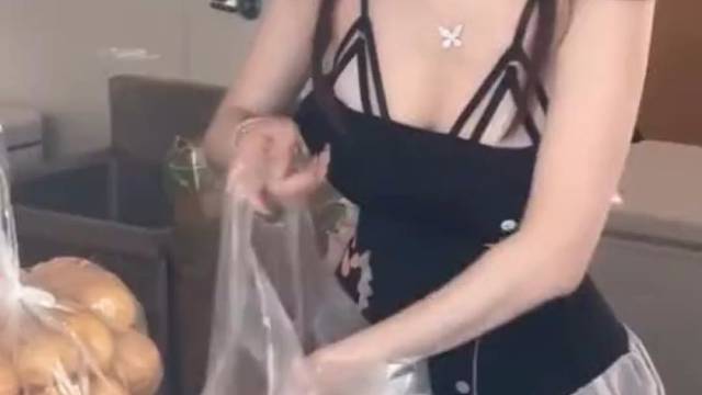 每天买菜都必须买一些豆腐