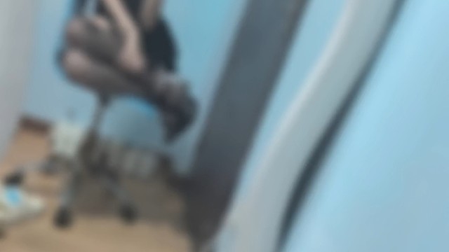 当初熬夜是为了跟你聊天你走后我就失眠了。