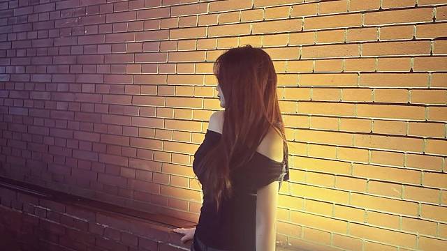 在等雪花 圣诞树 新年烟火 和更好的我们