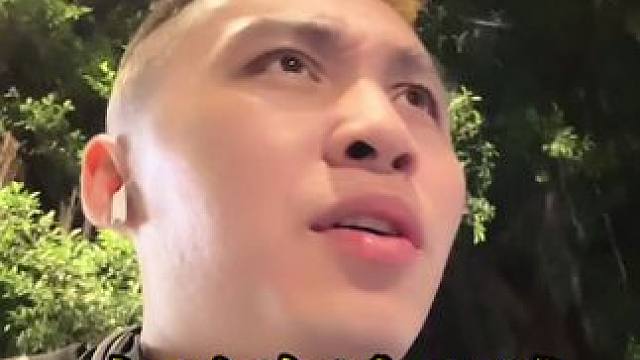 我可以接受别人的嘲笑，也可以接受别人的瞧不起，但我从未放弃过自己。