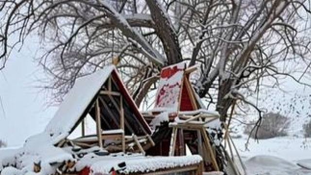 挑战新疆阿勒泰荒野搭建豪华庇护所体验冬季暴风雪陷车生存 #野外生存 #荒野搭建 #野外建造 #荒野独