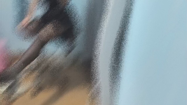 你总要咽下一些委屈,然后一字不提的擦干泪往前走,成年人的世界大抵如此。